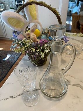 Clear Glass Wine Decanter with Stopper - Clear